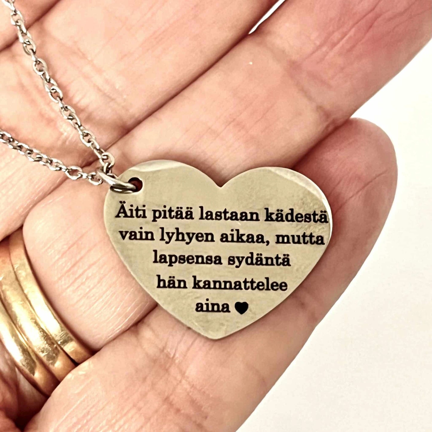 Sydän nimikoru lasten nimillä