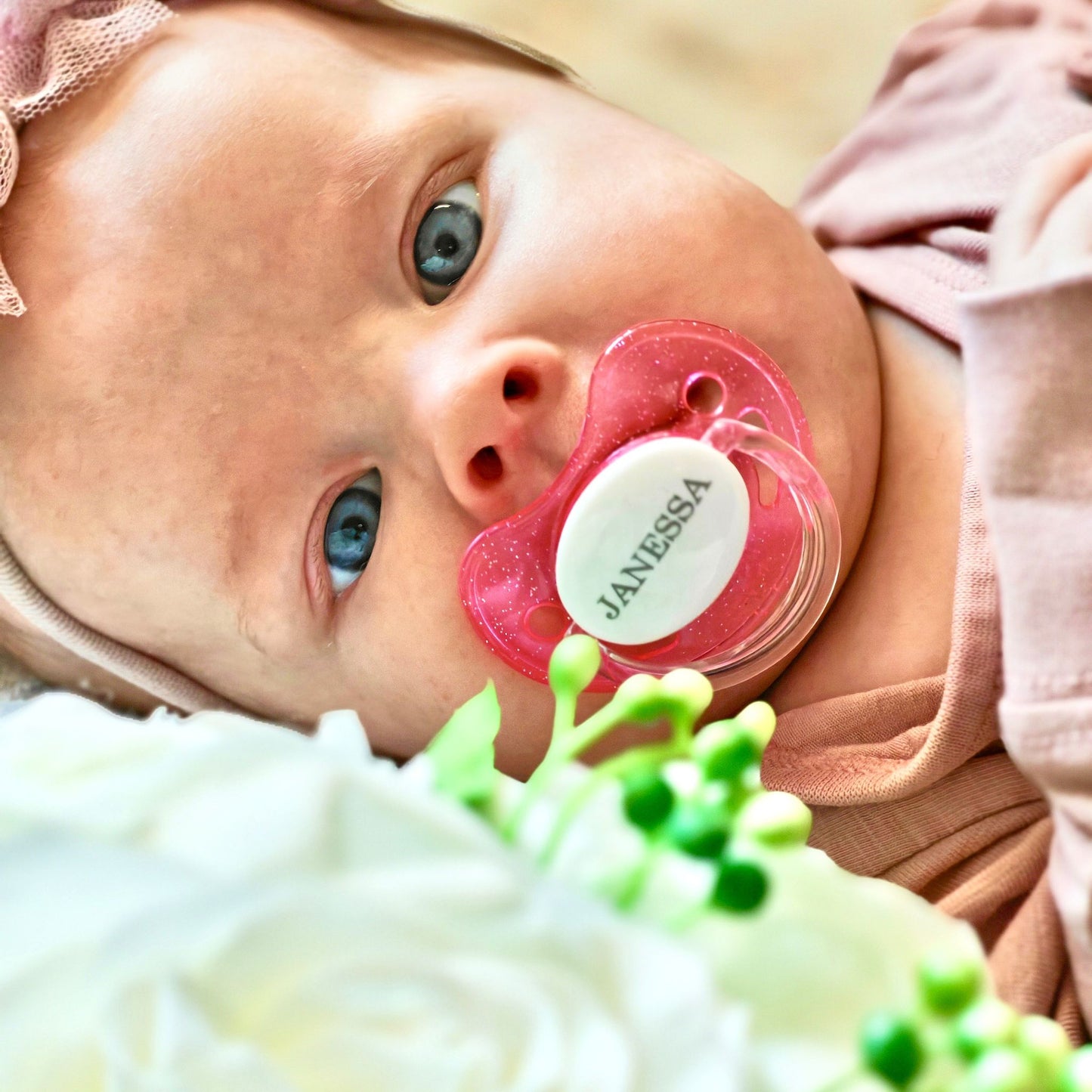 Kimaltava nimitutti vauvalle