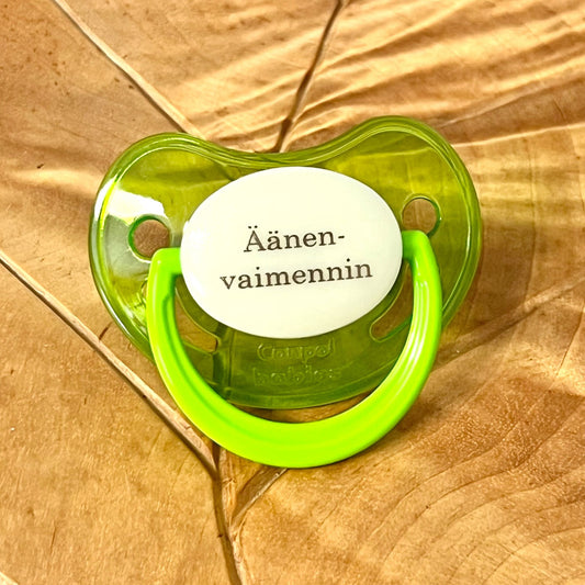 Pimeässä hohtava nimitutti vauvalle