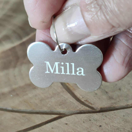 Kevyt koiran nimilaatta