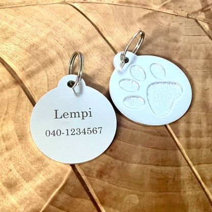 Kevyt lemmikin nimilaatta