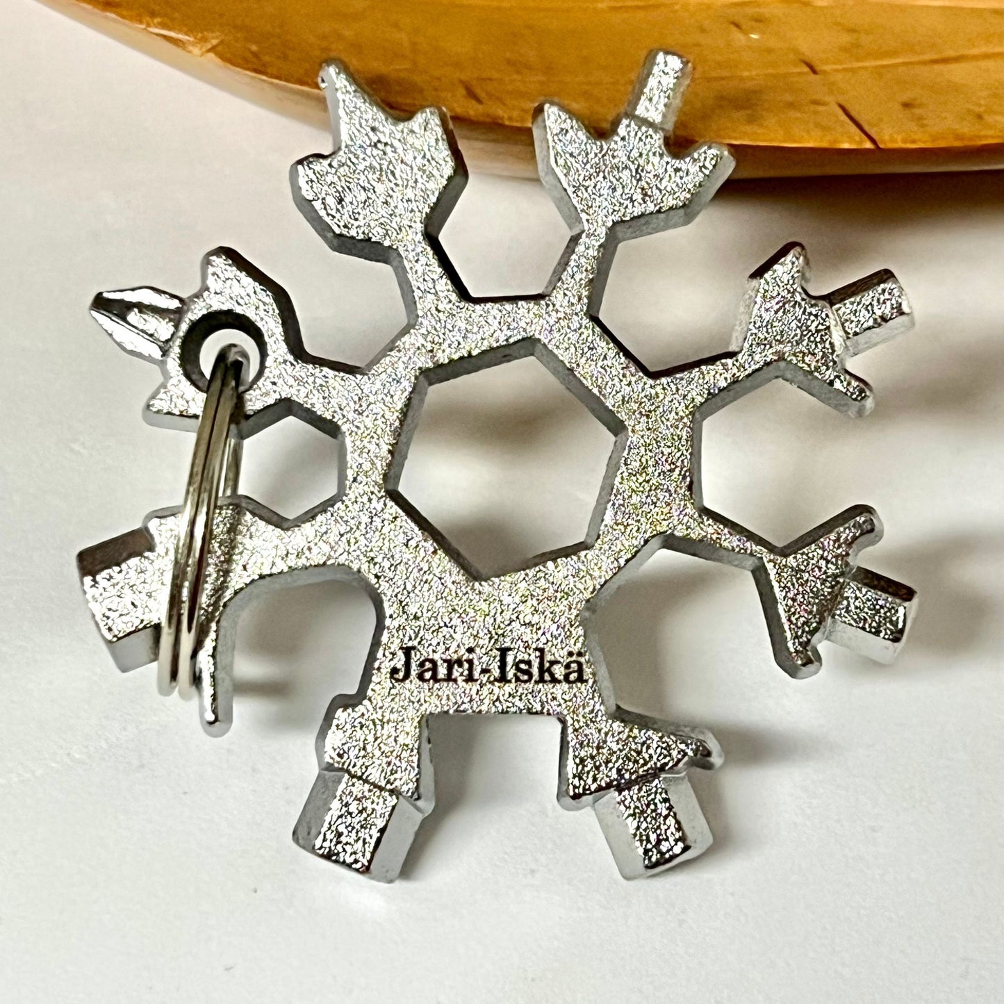 Monitoimityökalu avaimenperä