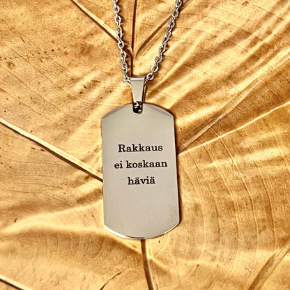 Teräslaatta kaulakoru miehelle - omalla tekstillä