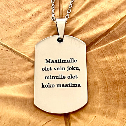 Teräslaatta kaulakoru omalla tekstillä